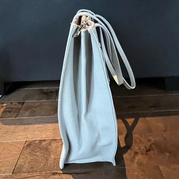 DAVID JONES Vegan leather tote bag in light grey. - Picture 6 of 9